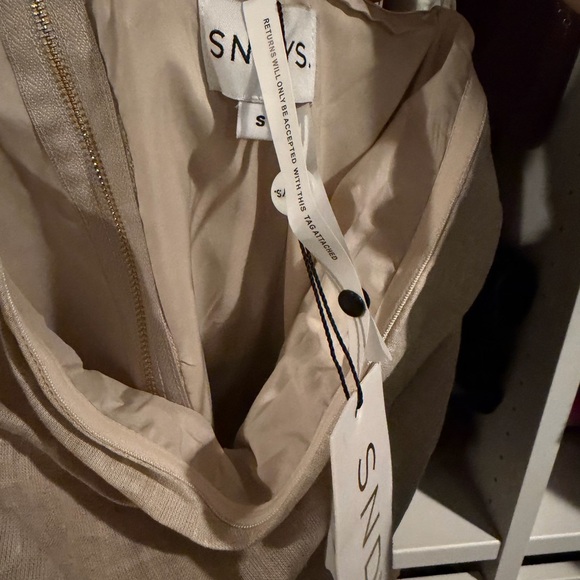 SNDYS REVOLVE ROMI DRESS IN NATURAL - Picture 3 of 3